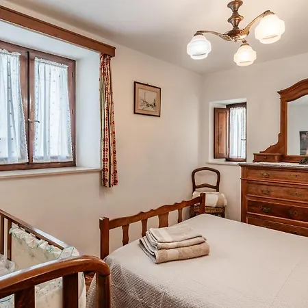La Casina Di Nonno Loriano Сasa de vacaciones Montefegatesi